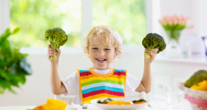 Como conseguir que os mais pequenos comam legumes agradavelmente
