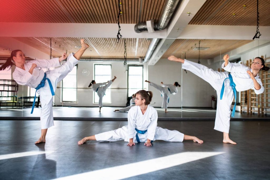 Karaté 1 modls combate karate sidefoto