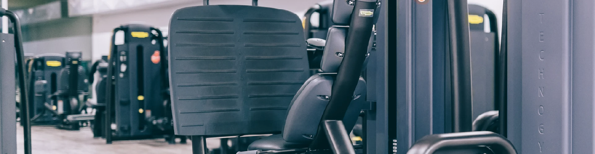 Ginásios 24 Equipamentos para treino de força do Ginásio Solinca Loures