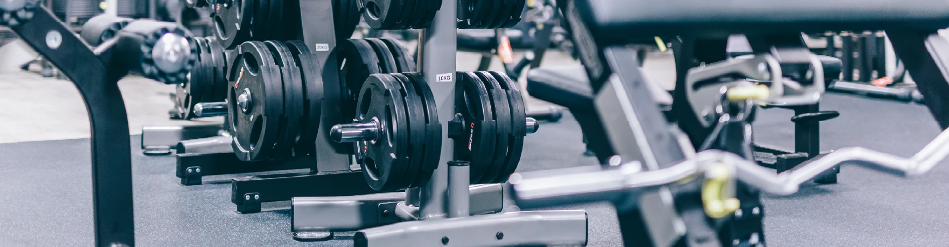 Barreiro 31 Equipamentos para musculação, com pesos no Ginásio Solinca Light Seixal